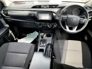 Toyota Hilux TRD White 4x4 2017 Off white