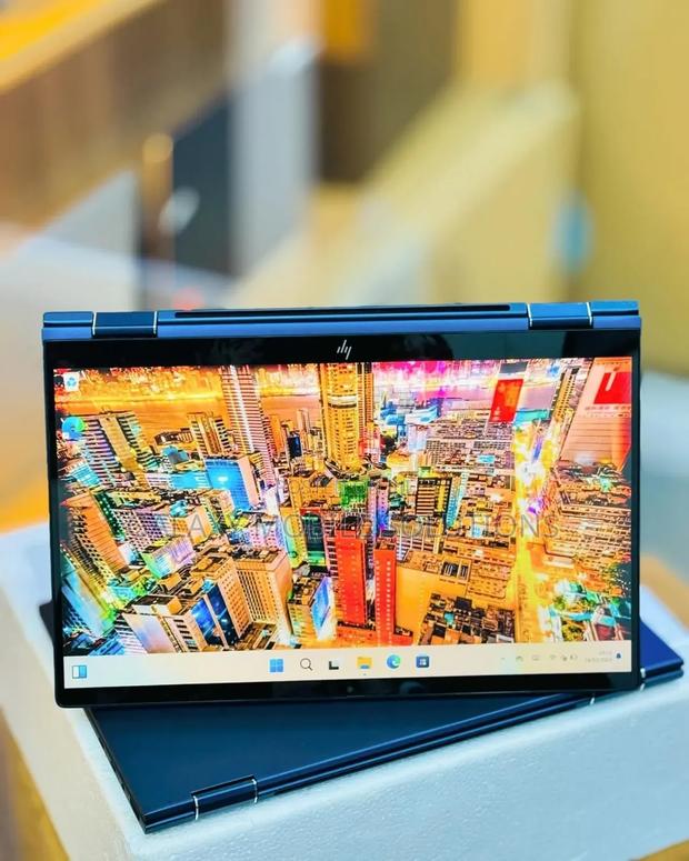 Laptop HP Dragonfly G2 32GB Intel Core I7 SSD 512GB - thumbnail 4