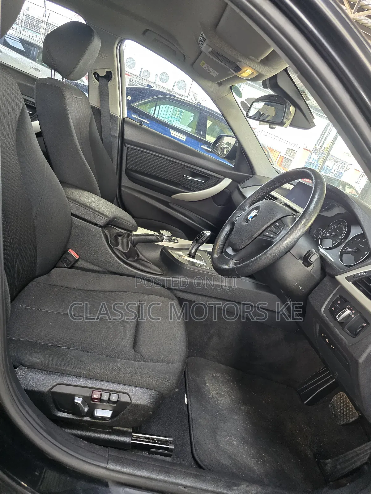 BMW 320i Sedan RWD 2017 Black