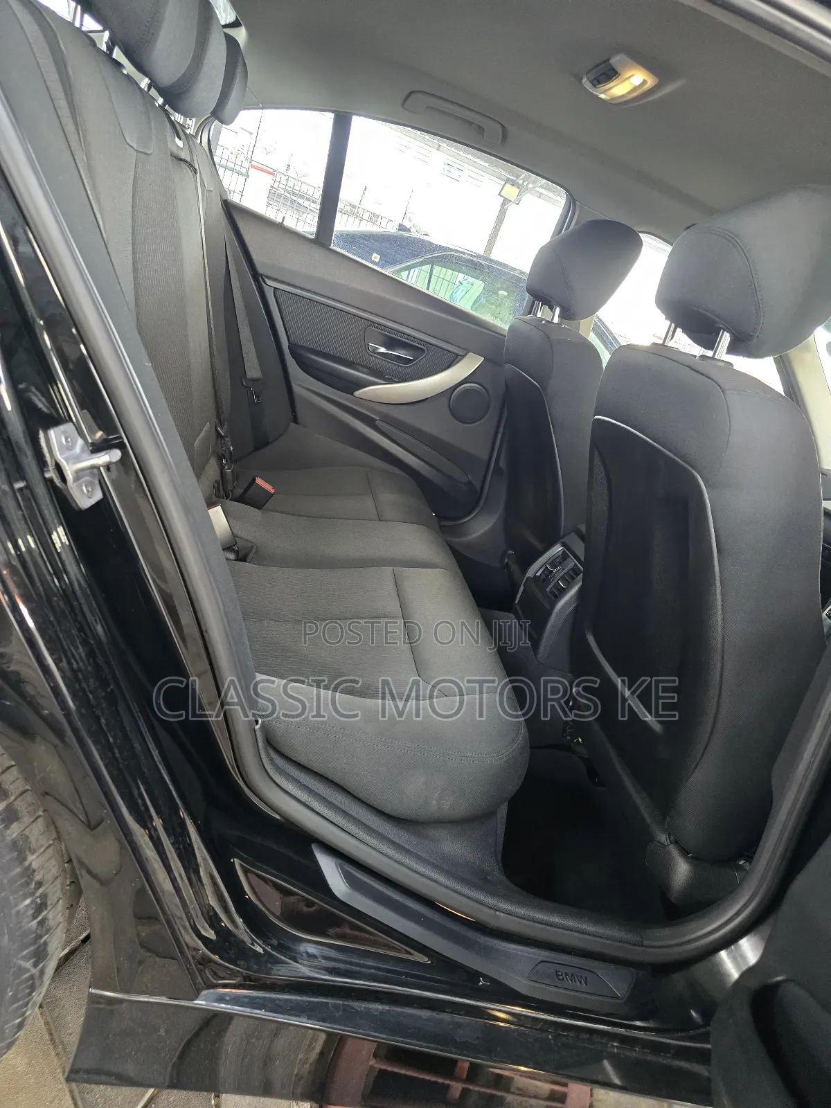 BMW 320i Sedan RWD 2017 Black