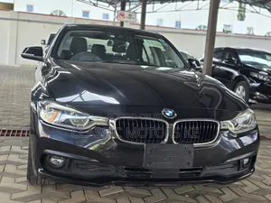 BMW 320i Sedan RWD 2017 Black