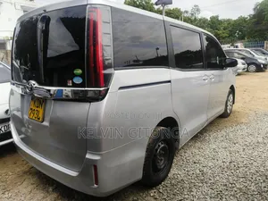 Toyota Noah 2016 Silver