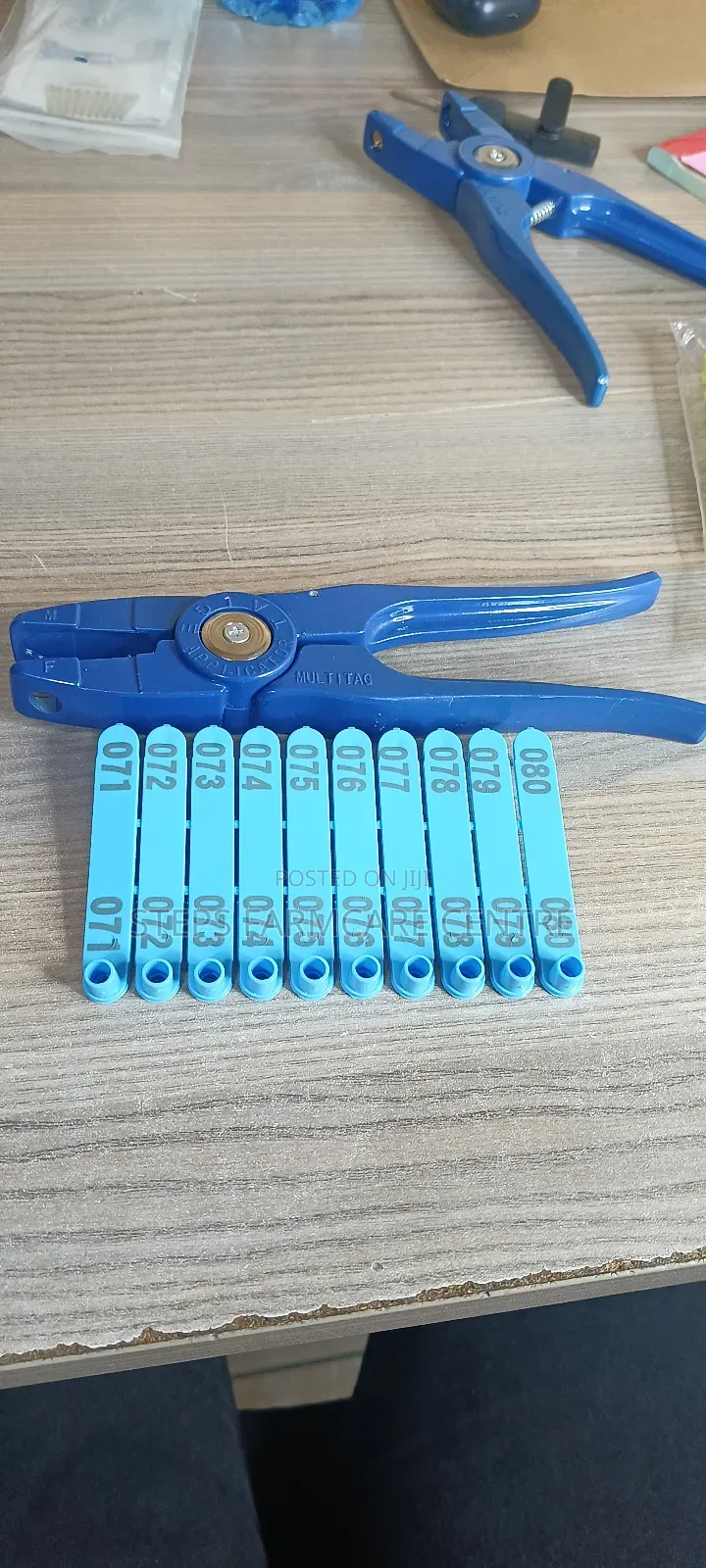C-Tag Applicator