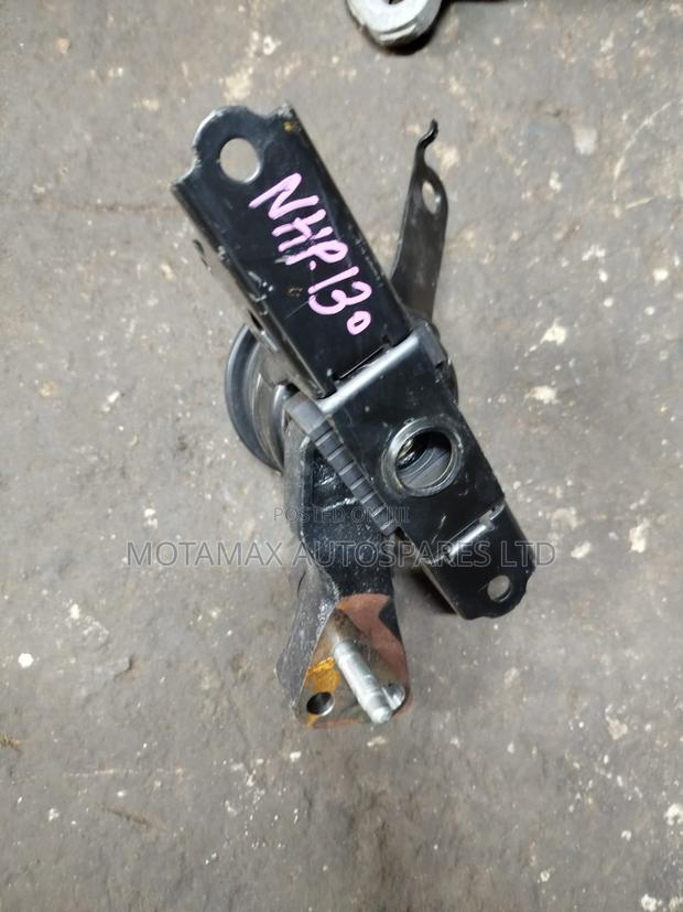 Toyota Vitz NHP130 Engine Mounting