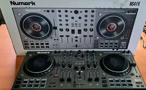 Numark NS4 FX Professional Dj Contoller
