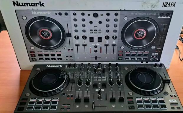 Numark NS4 FX Professional Dj Contoller
