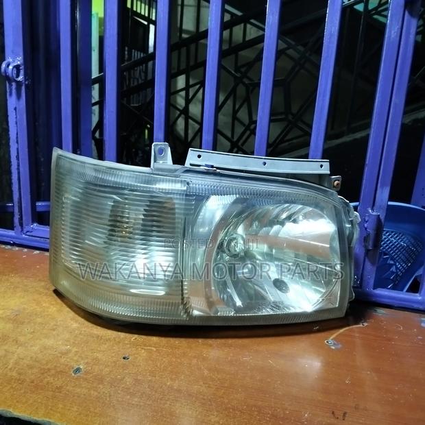 Toyota Hiace 7L Headlamp NON ZENON, Ex Japan