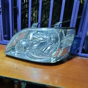 Toyota Noah 2002/2003 NON ZENON SHINY Headlight, Ex Japan