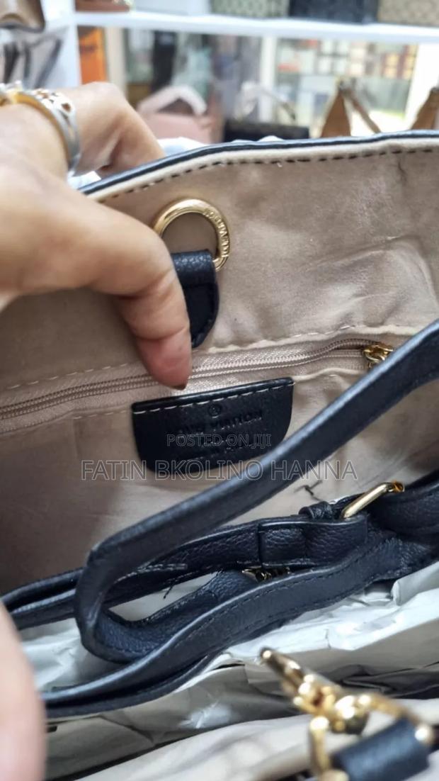 Quality Black Louis Vuitton Handbag - thumbnail 3