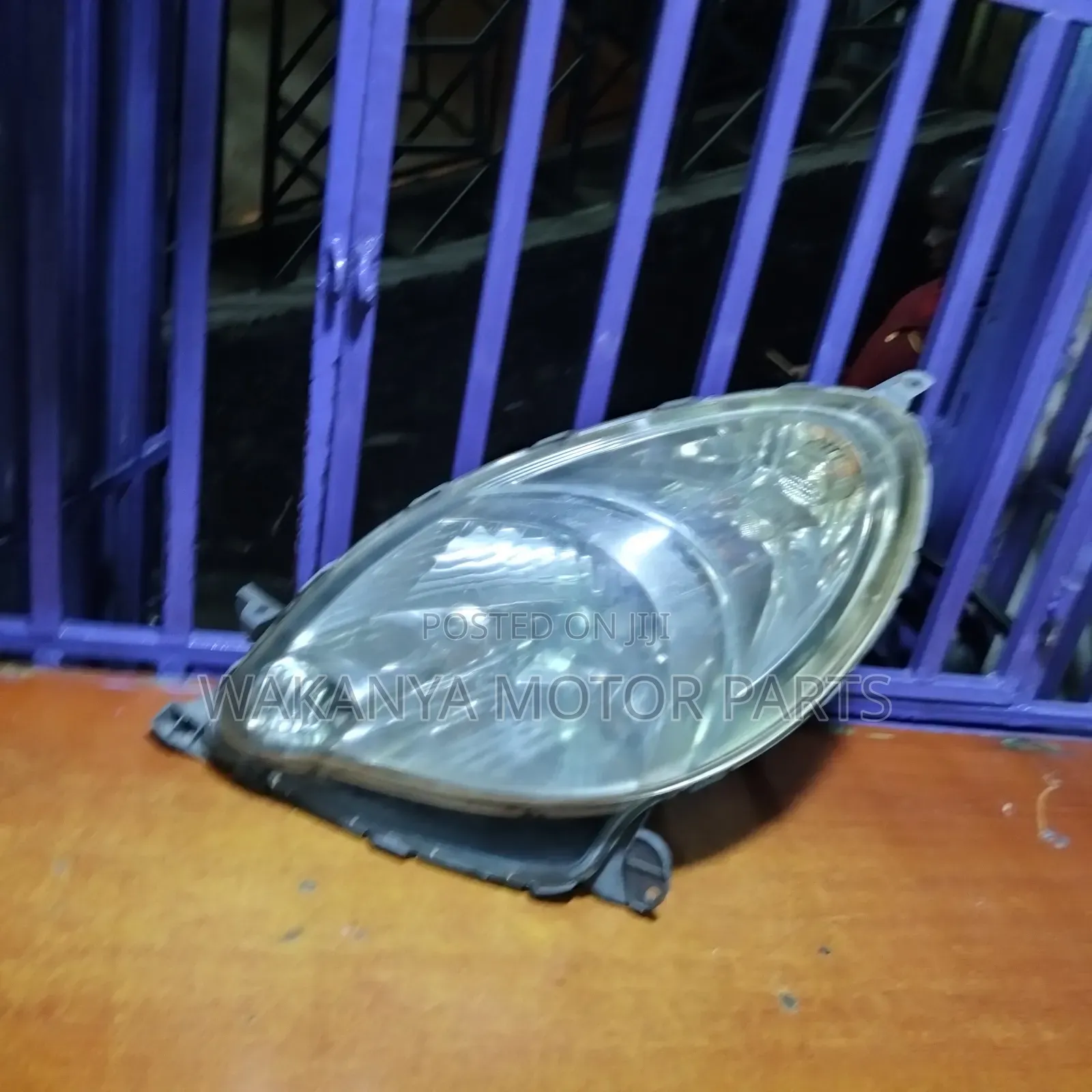 Toyota Funcargo Non Zenon Headlight Model 2004/2006