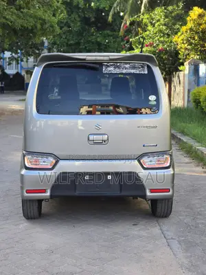 Suzuki Wagon R 660 Hybrid FWD 2017 Silver