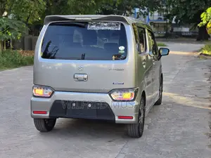 Suzuki Wagon R 660 Hybrid FWD 2017 Silver