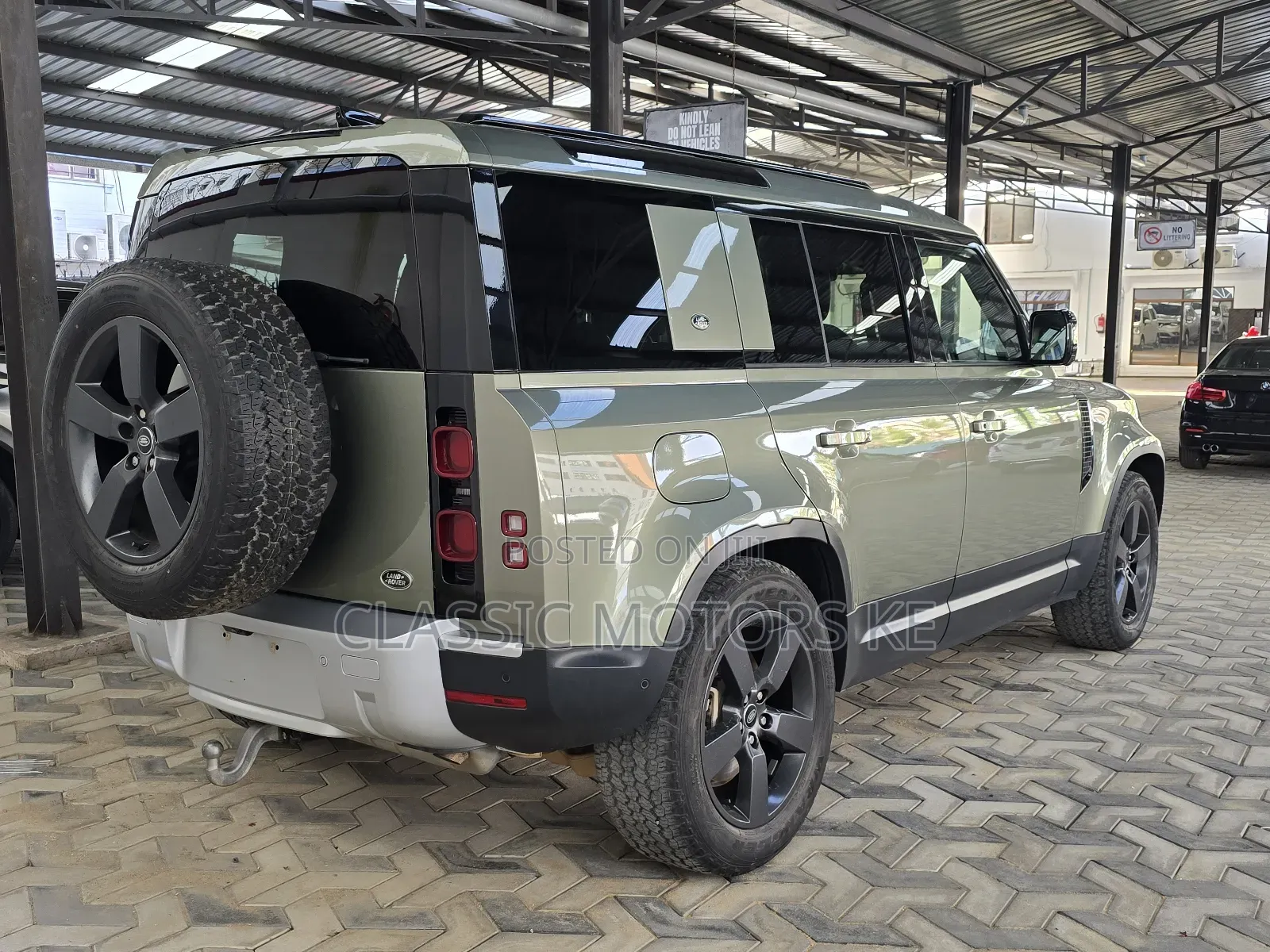 Land Rover Defender X-Dynamic HSE 2022 Green