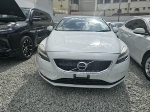 Volvo V40 2018 White