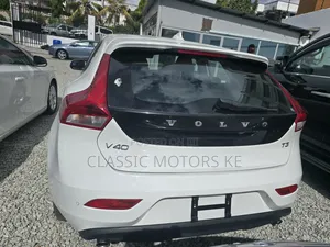 Volvo V40 2018 White