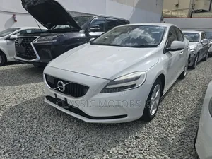 Volvo V40 2018 White