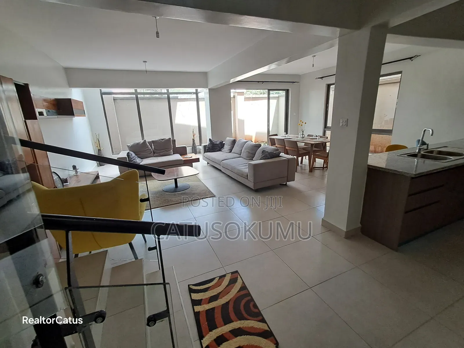 5bdrm Maisonette in Gateway Mall Area for rent