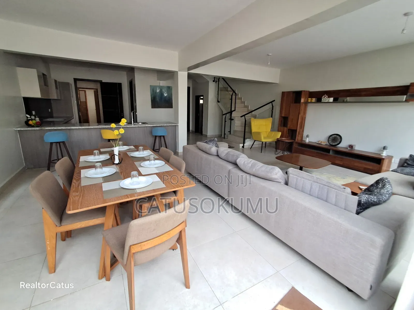 5bdrm Maisonette in Gateway Mall Area for rent