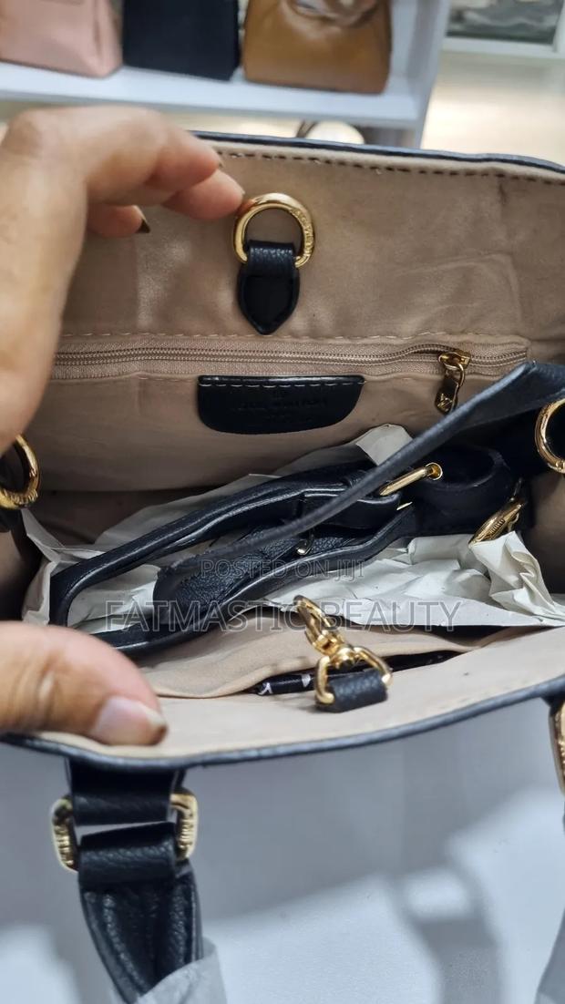Medium Small Lv Handbag - thumbnail 4