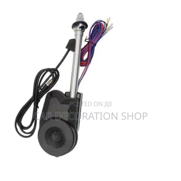 Brand New Boot Automatic 12v Powered Antennae - main view