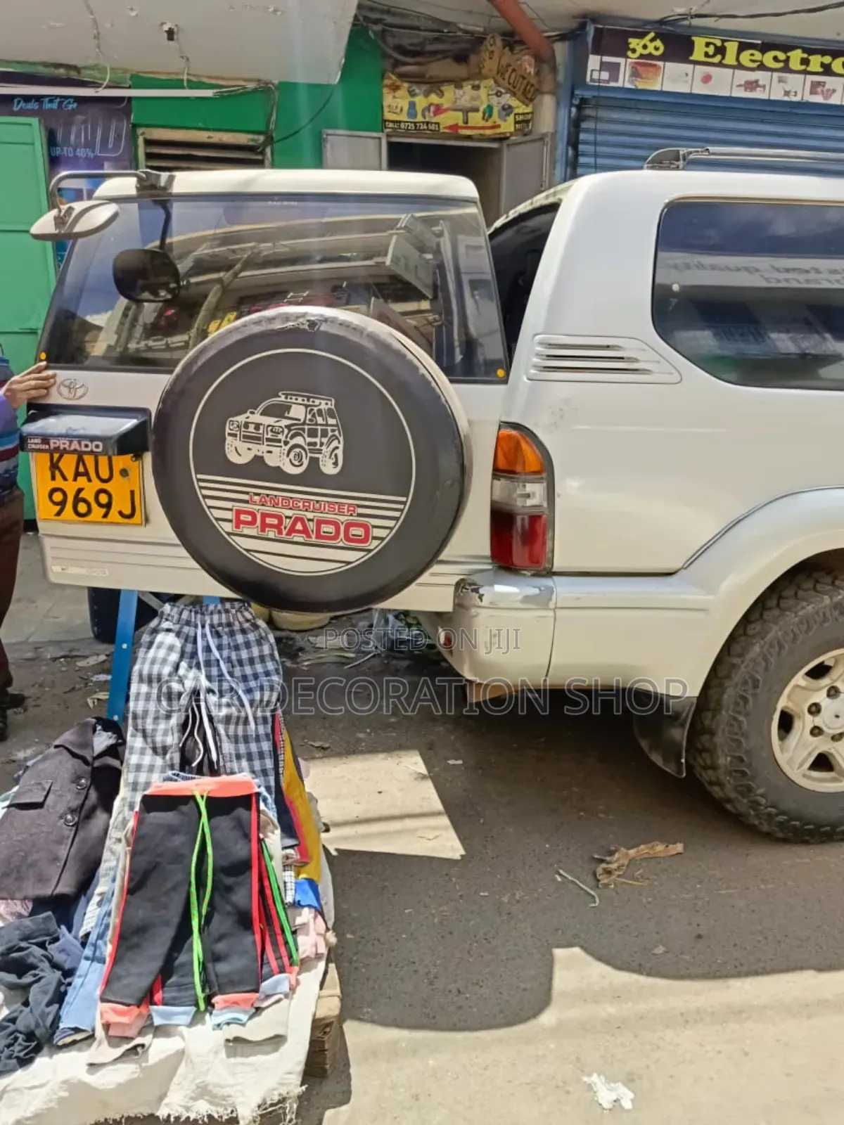 Prado Car Fitted With Land Cruiser Branded Spare Cover 16/17