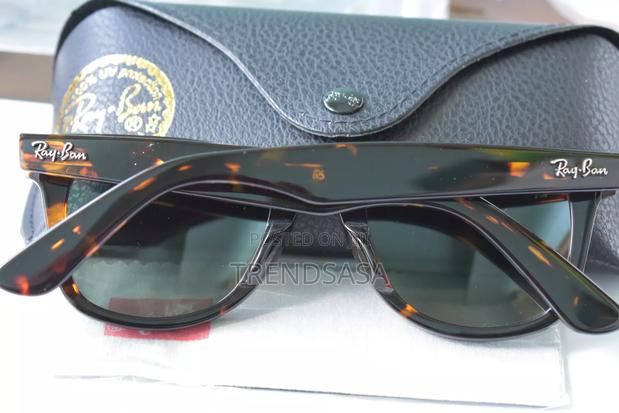Raybans Wayfarers Turtle Frame Sunglasses - thumbnail 2