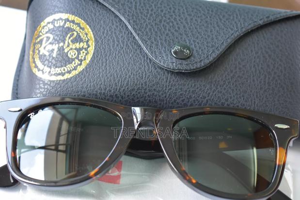 Raybans Wayfarers Turtle Frame Sunglasses