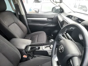 Toyota Hilux 2019 Black