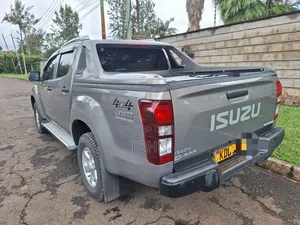 Isuzu D-MAX 2022 Gray