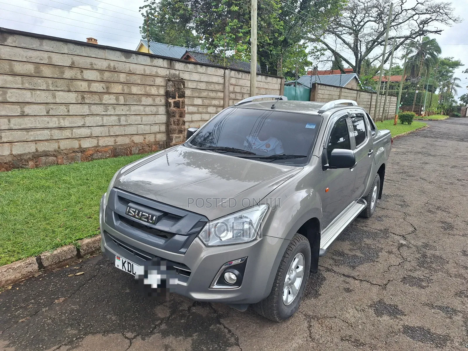 Isuzu D-MAX 2022 Gray