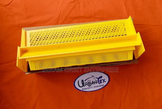 Ventilated Bee Pollen Trap Collector