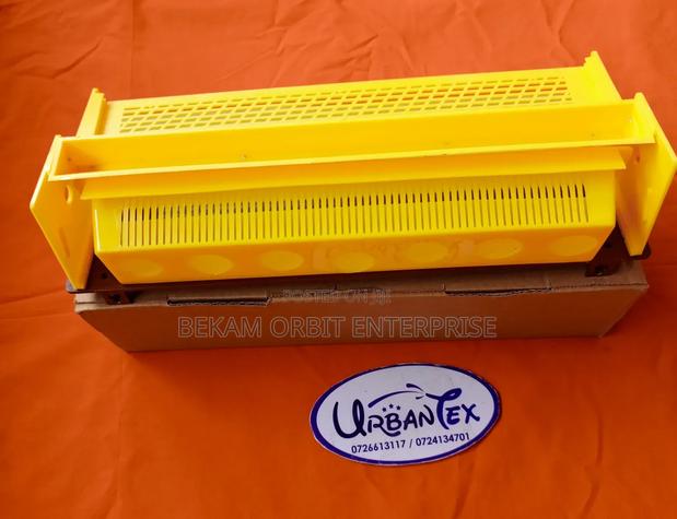 Bees Plastic Pollen Trap Collector - main view