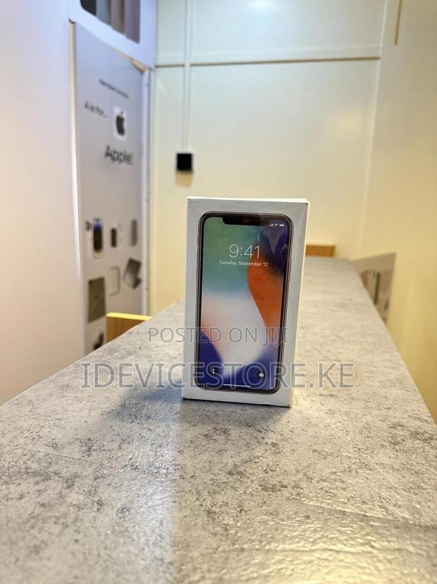 New Apple iPhone X 256 GB Black - main view