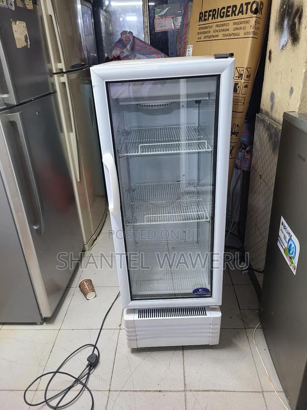 Showcase Medium Size Display Fridge - thumbnail 3