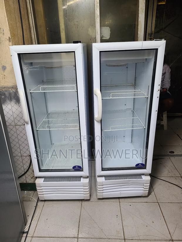 Medium Showcase Display Fridge - thumbnail 3