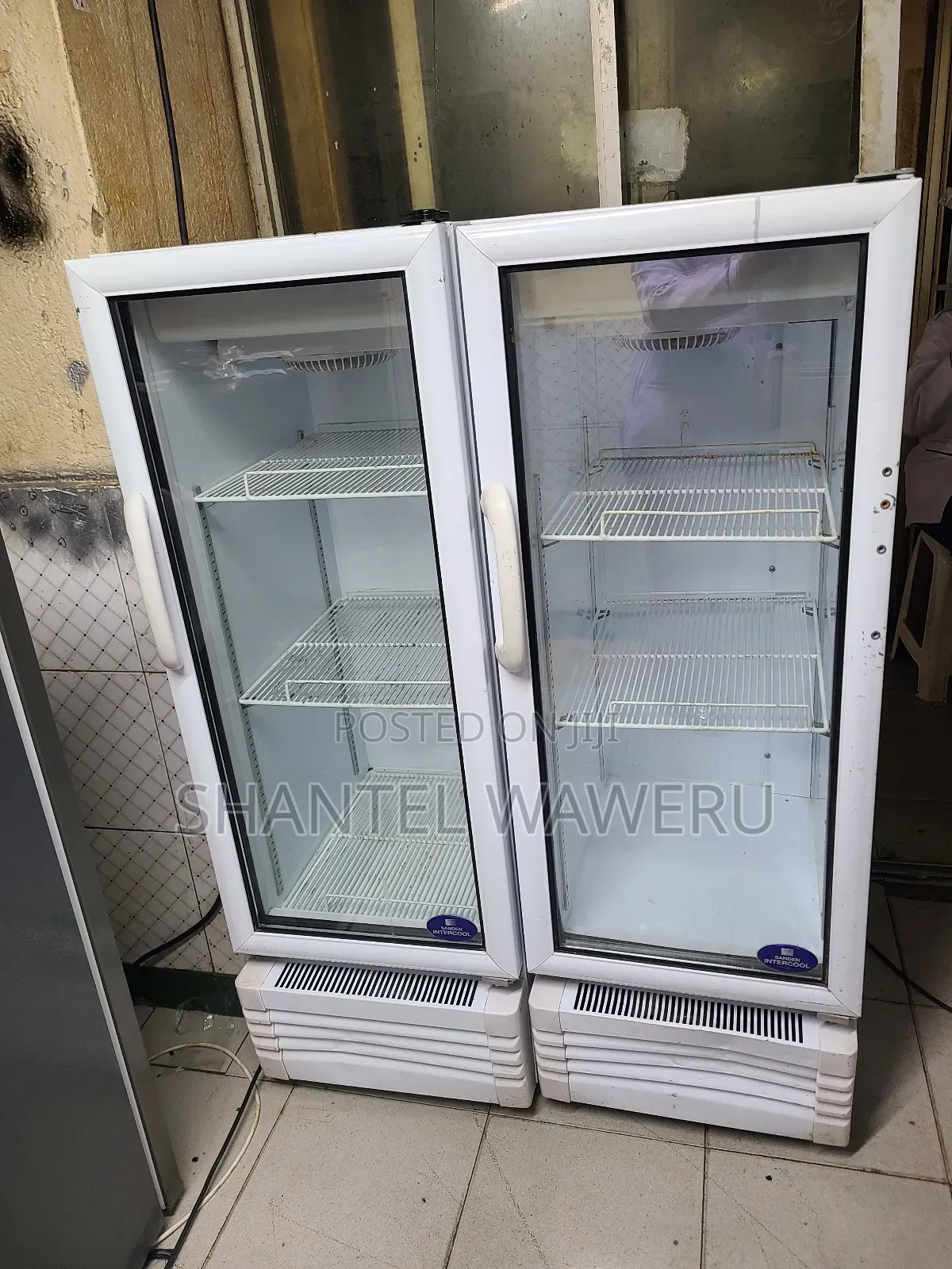 Medium Showcase Display Fridge