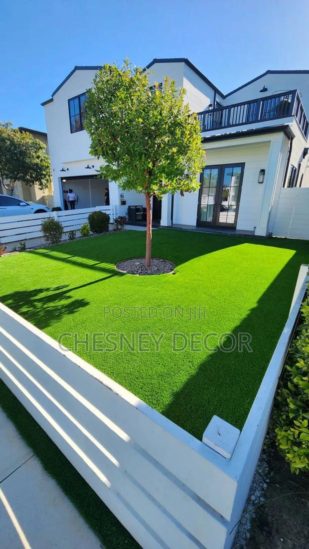 Tear-Resistant Grass - main view