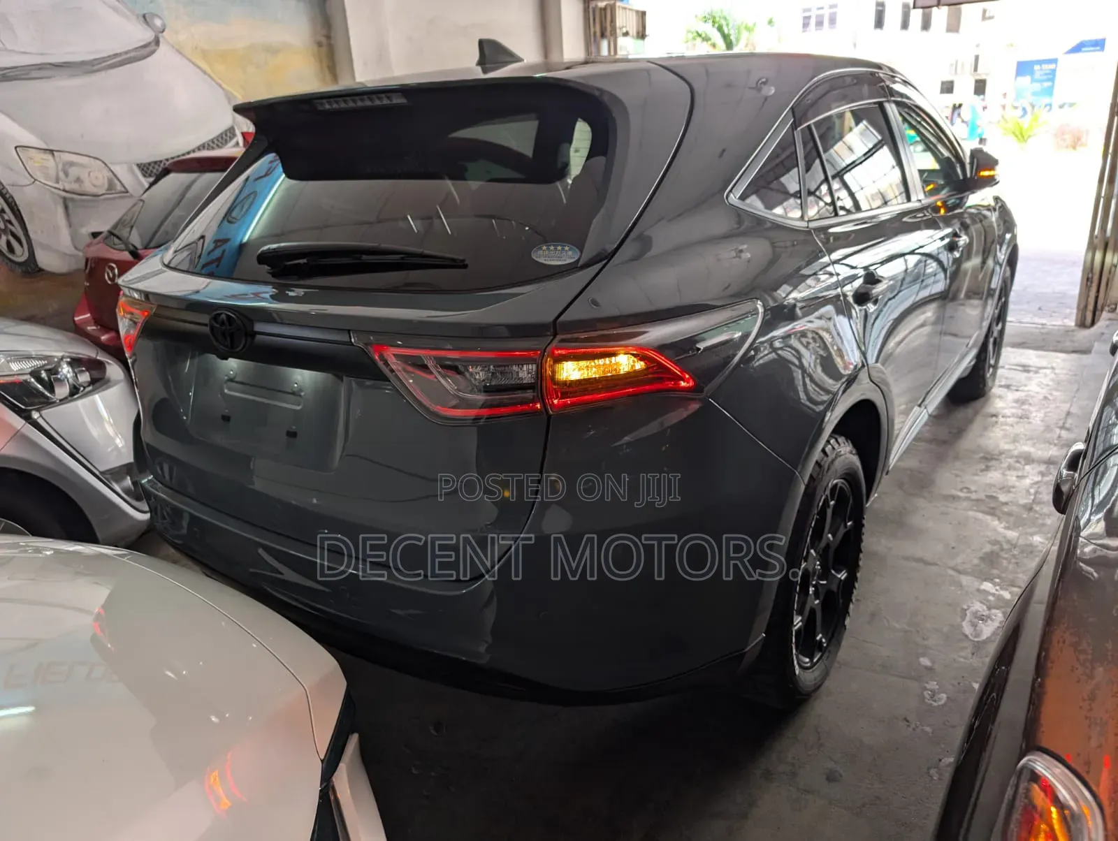 Toyota Harrier 2.0 2018 Teal