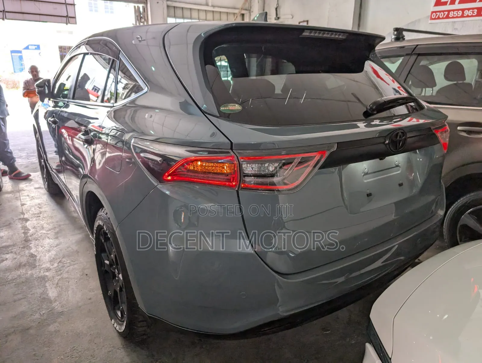 Toyota Harrier 2.0 2018 Teal