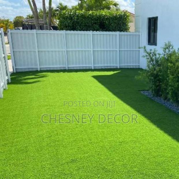 Beautiful Backyard With Fauxx Turf