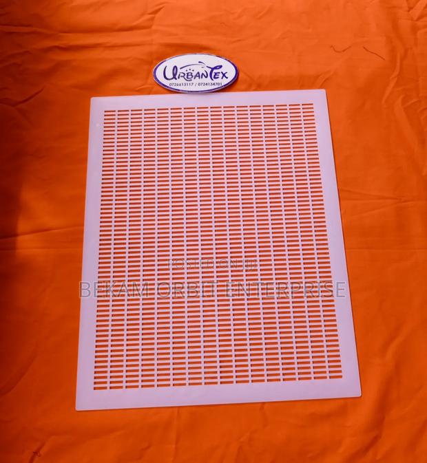 Corrosion Proof Plastic Queen Excluder - main view