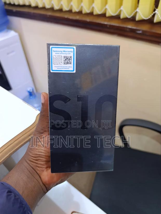 New Samsung Galaxy S10 128 GB Black - main view