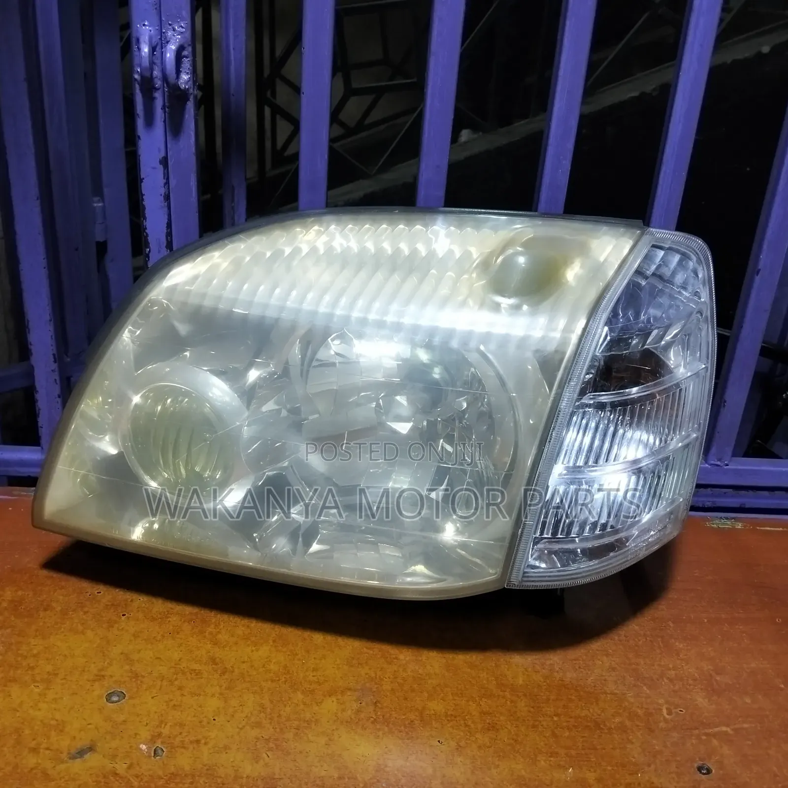 Nissan X-Trail NT30 Xenon Headlamp Complete With Corner Lamp