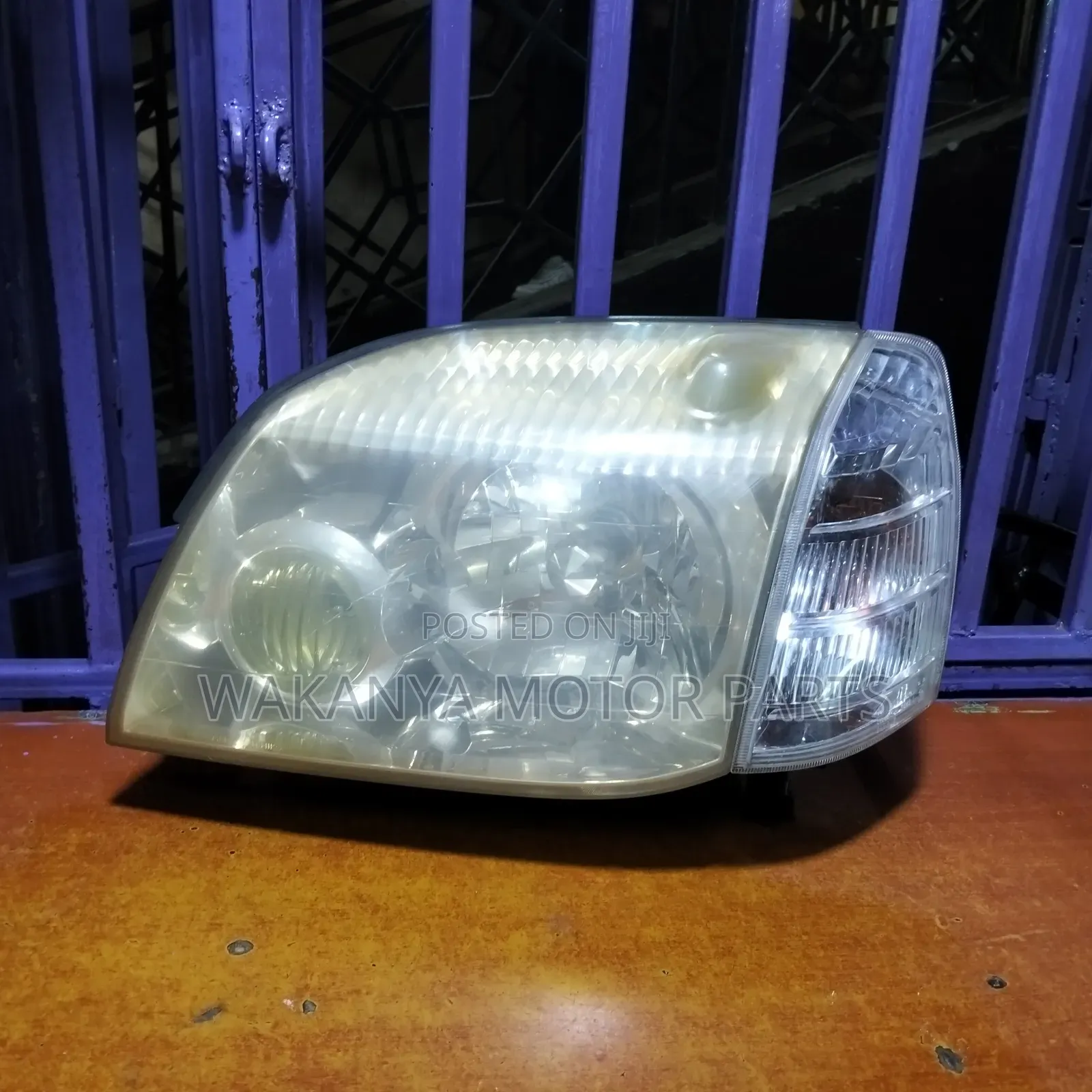 Nissan X-Trail NT30 Xenon Headlamp Complete With Corner Lamp