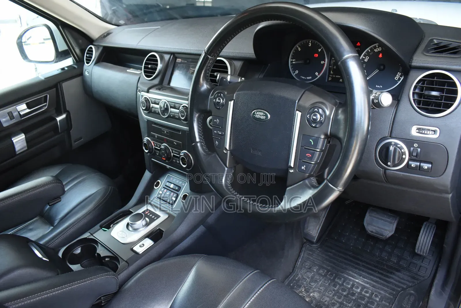 Land Rover Discovery 2015 White