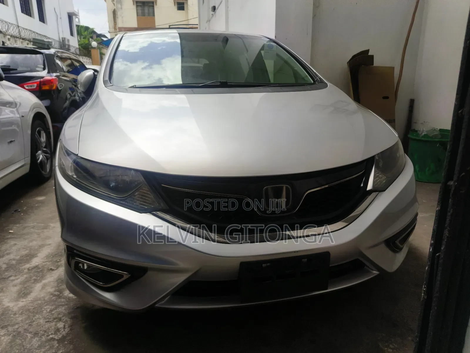 Honda Fit Shuttle 2018 Silver