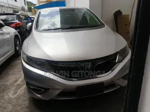 Honda Fit Shuttle 2018 Silver