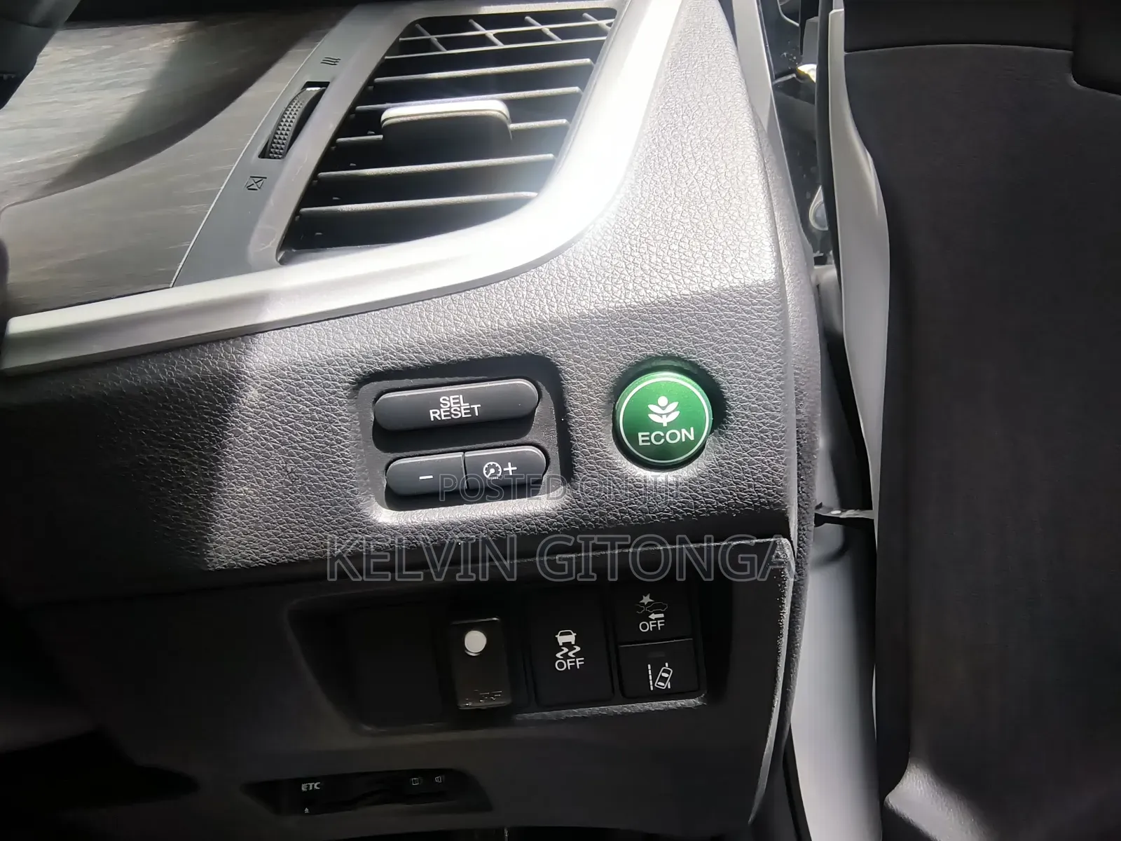 Honda Fit Shuttle 2018 Silver