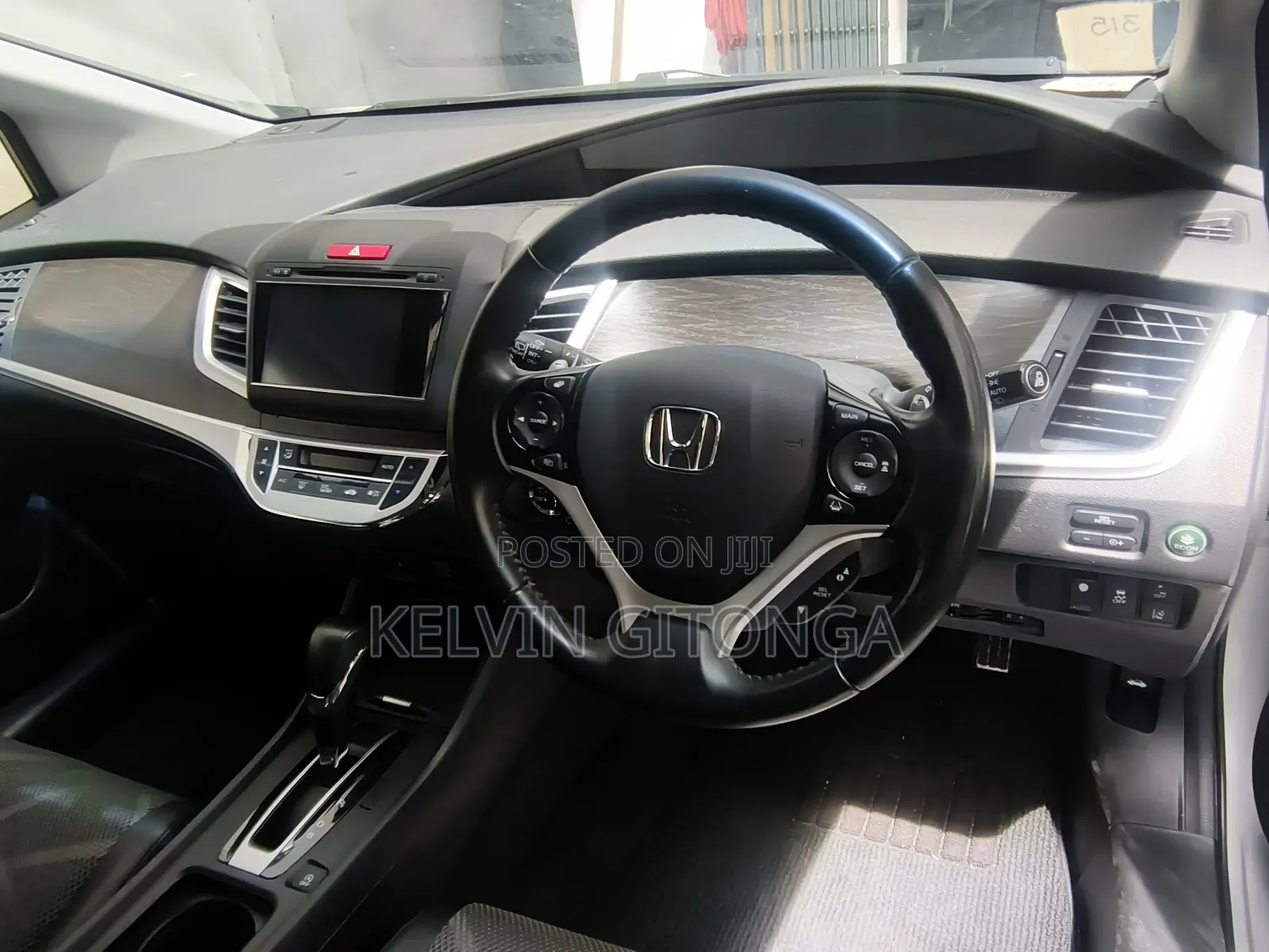 Honda Fit Shuttle 2018 Silver