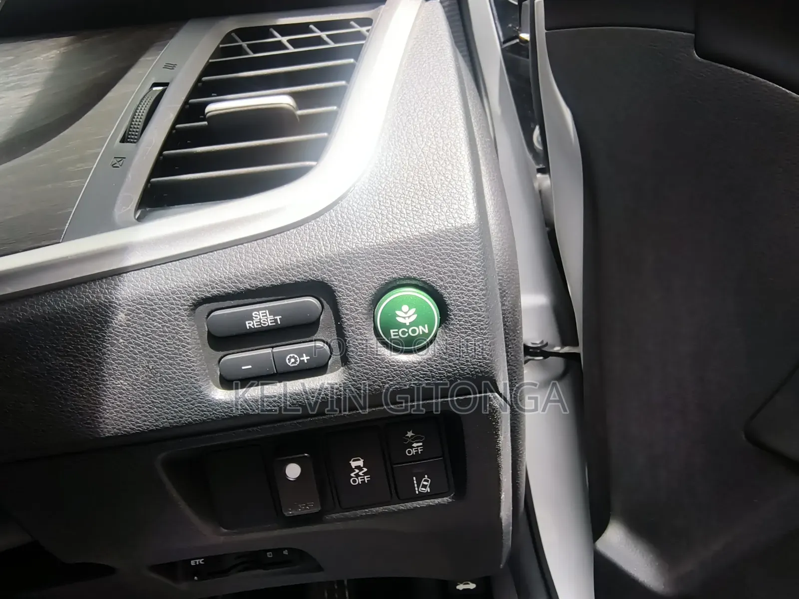Honda Fit Shuttle 2018 Silver